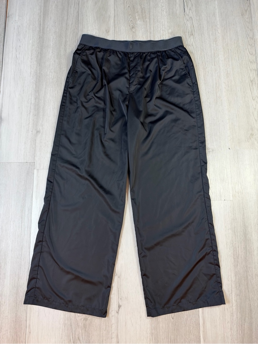 Victoria's Secret Black Satin Pajama Lounge Pants Logo Elastic Waist Womens XL.